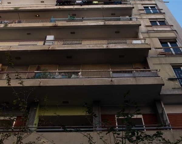 Τραγωδία στο Μεταξουργείο: Συγκλονίζουν οι μαρτυρίες – “Ο γιος έσπασε την πόρτα και&hellip;