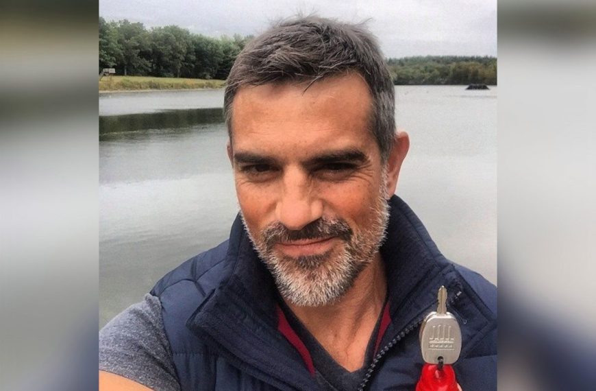 Σε κρίσιμη κατάσταση ο Φώτης Ντούλος – Βρέθηκε στο σπίτι του αναίσθητος