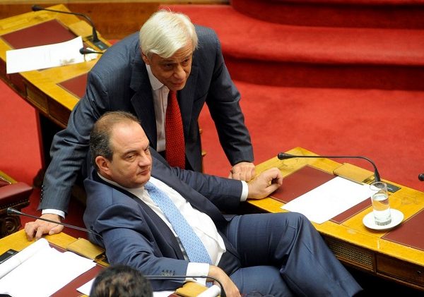 Άγνωστο παρασκήνιο: Πώς ο Πρ. Παυλόπουλος έπεισε τον Καραμανλή να&hellip;