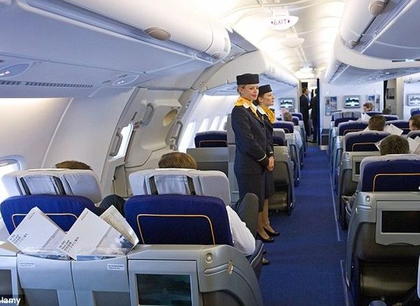 Χειροπέδες σε επιβάτη πτήσης στη Θεσσαλονίκη – Κάπνιζε στην τουαλέτα&hellip;