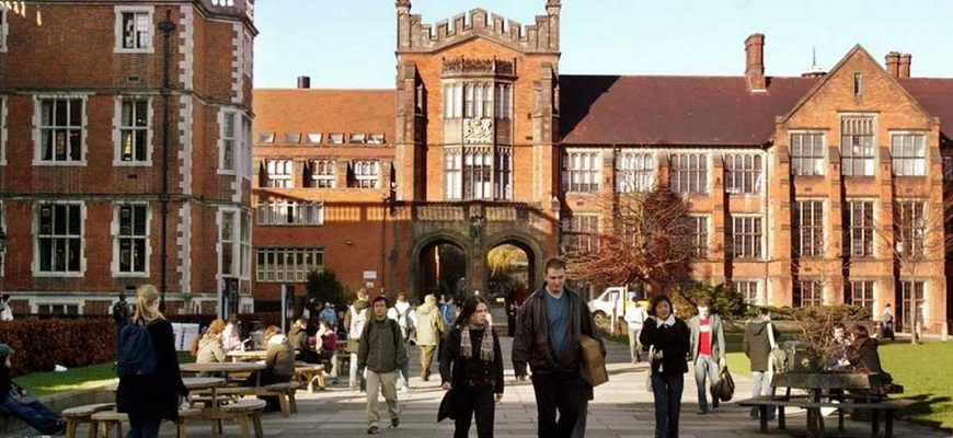 Brexit: Κανένα πρόβλημα με την αναγνώριση των βρετανικών τίτλων σπουδών στην Ελλάδα