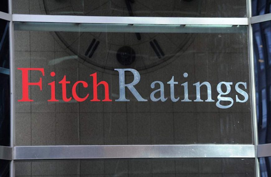 H Fitch αναβάθμισε την Ελλάδα – Σταϊκούρας: Αντανακλά την τόνωση της εμπιστοσύνης