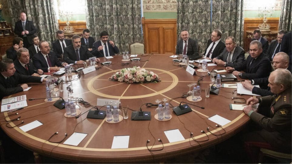 Bloomberg: Τι πραγματικά θέλουν οι μεγάλες δυνάμεις από την Λιβύη