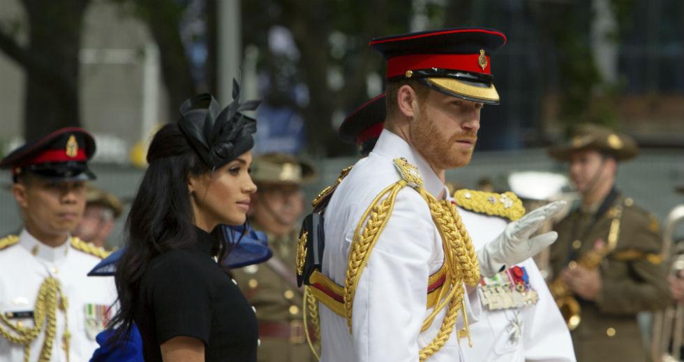 Λύση στο ζήτημα Χάρι-Μέγκαν με αφαίρεση των τίτλων τους και κόψιμο επιδομάτων