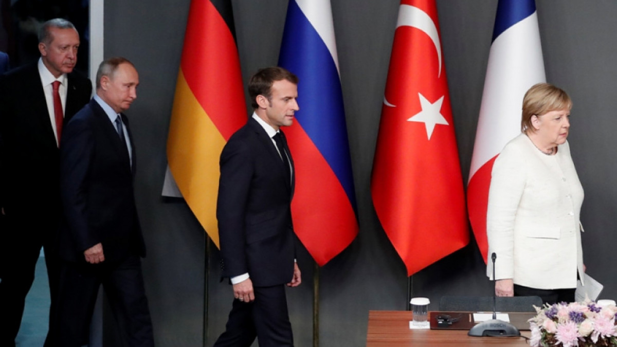 Spiegel για Λιβύη: Αποφασίζουν οι “μεγάλες δυνάμεις” και το ανακοινώνουν σε Σάρατζ και Χαφτάρ