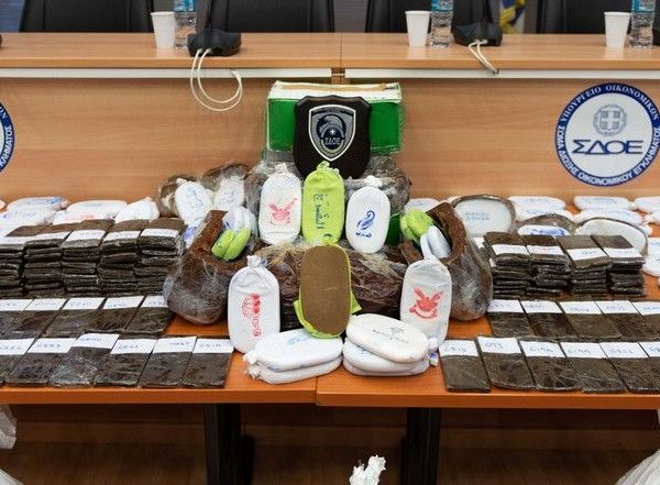 Κατασχέθηκε σχεδόν 1,5 τόνος χασίς στον Πειραιά -Τελικός προορισμός η&hellip;
