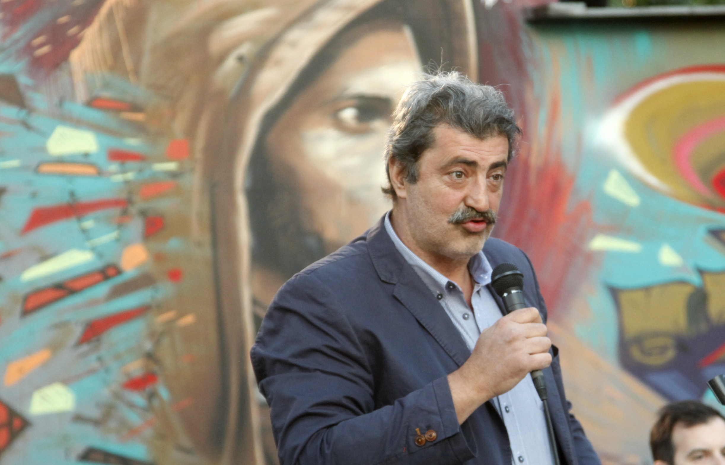 Πολάκης για τους “αρμούς της εξουσίας”: “Λυσσάξατε παπαγάλοι των ΜΜΕ. Η επόμενη φορά θα…