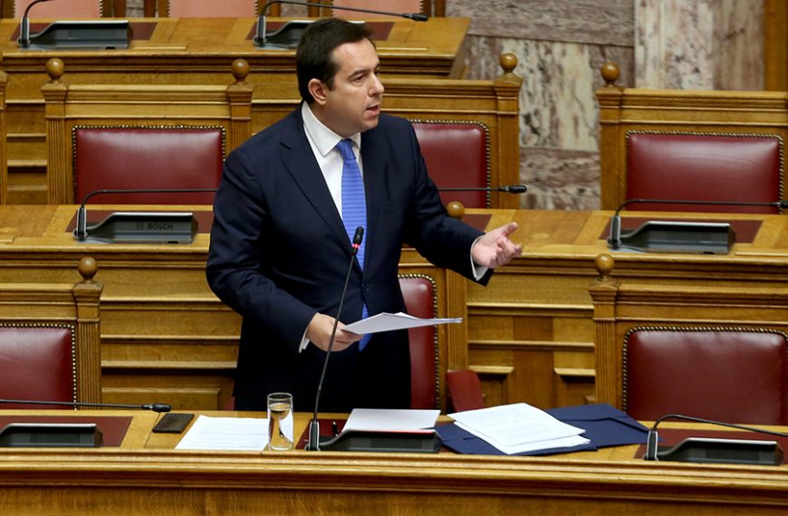 Με την πλάτη στον τοίχο ο Μηταράκης- Κινδυνεύει με κατάρρευση το σχέδιο&hellip;