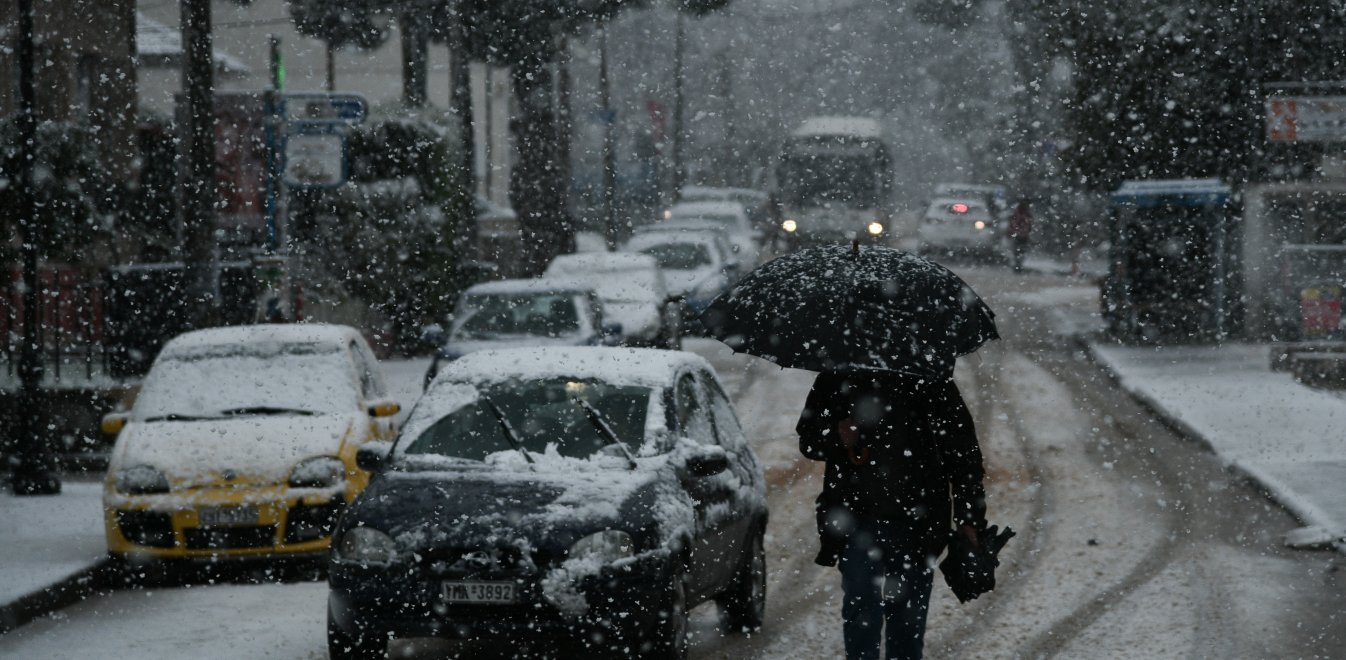 Δυναμώνει ο χιονιάς-εξπρές – Χαμηλές θερμοκρασίες σε όλη τη χώρα