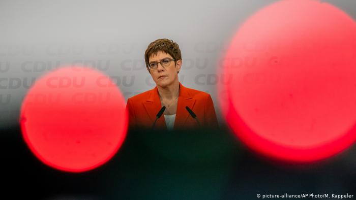 Το φιάσκο της Θουριγγίας βυθίζει τους Χριστιανοδημοκράτες- “Εκτοξεύεται” στο 24% το ακροδεξιό AfD