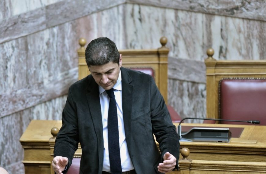 Ανακοίνωση ΠΑΟΚ κατά Αυγενάκη- Κάνει λόγο για “κουμπαριά” του με τον πρόεδρο&hellip;