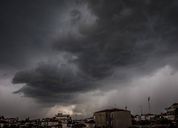 Χαλάει ο καιρός με ισχυρούς ανέμους, καταιγίδες και χιόνια