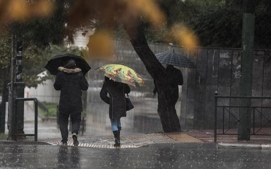 Ραγδαία μεταβολή του καιρού: Κακοκαιρία εξπρές με ισχυρές καταιγίδες και θυελλώδεις ανέμους
