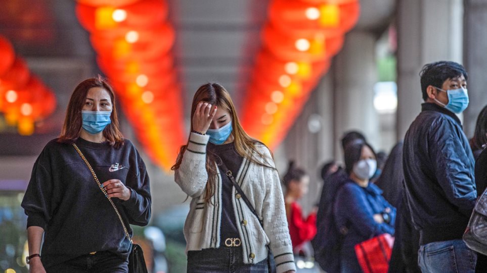 Κορονοϊός: Επέστρεψε ο πρώτος από τους τρεις Έλληνες που είναι εγκλωβισμένοι στην επαρχία Χουμπέϊ