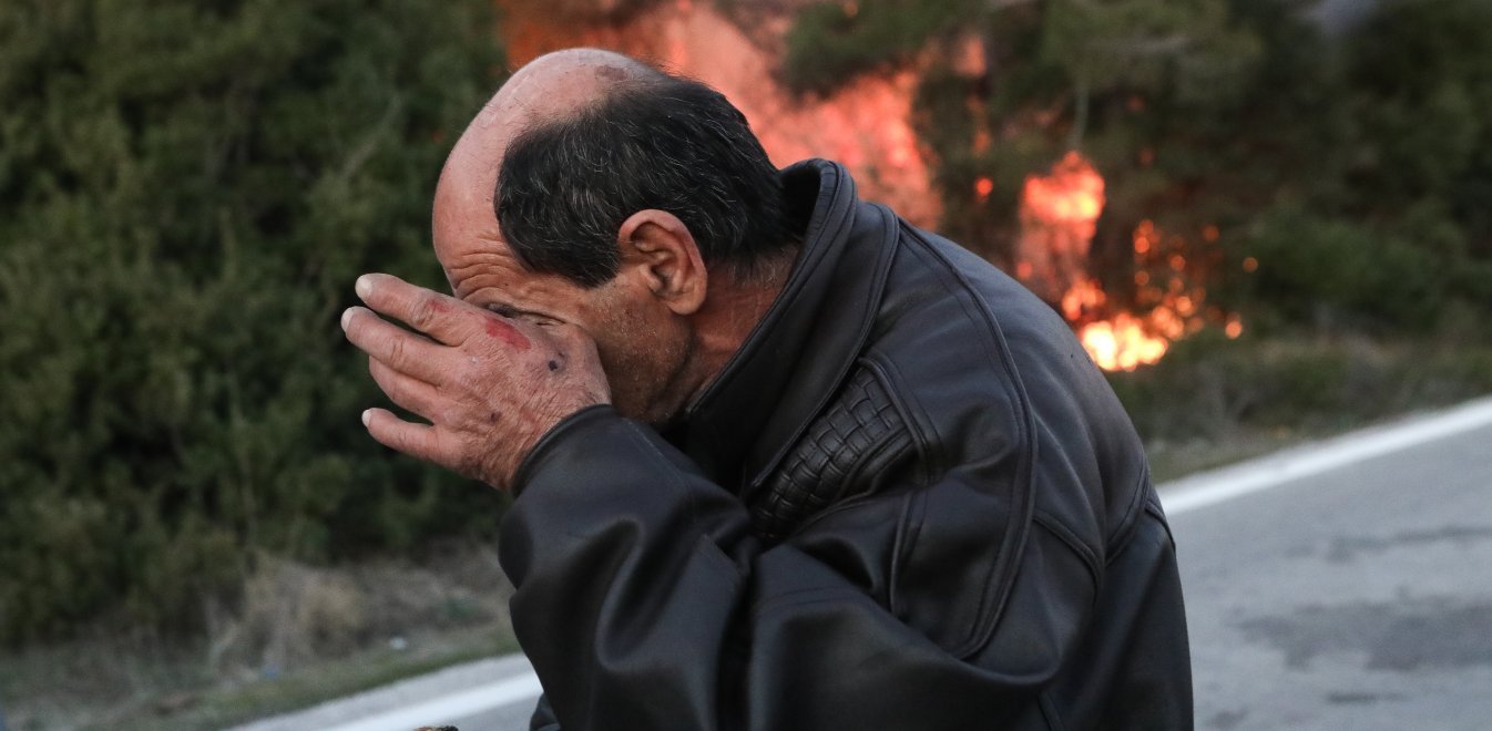 Συγκρούσεις στη Λέσβο- Έστησαν οδοφράγματα οι κάτοικοι- Επίθεση των ΜΑΤ με χημικά