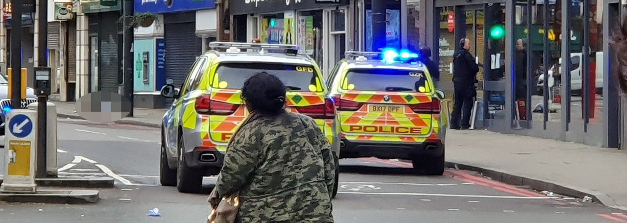 Επίθεση με μαχαίρι στο νότιο Λονδίνο- Αρκετοί τραυματίες- Η Αστυνομία πυροβόλησε και σκότωσε τον…