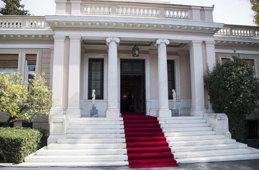 Κλειστά κέντρα προσφύγων: Ποιοι “γαλάζιοι” διαφώνησαν με την ΠΝΠ