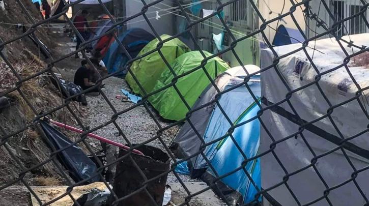 Απόπειρα αυτοκτονίας στη Μόρια- Πρόσφυγες συγκεντρώνονται στο λιμάνι της Λέσβου ύστερα από φήμες ότι…