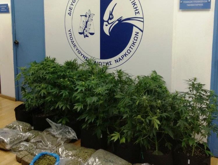 Νέος Κόσμος: Eεργαστήριο υδροπονικής κάνναβης μέσα στο σπίτι τους