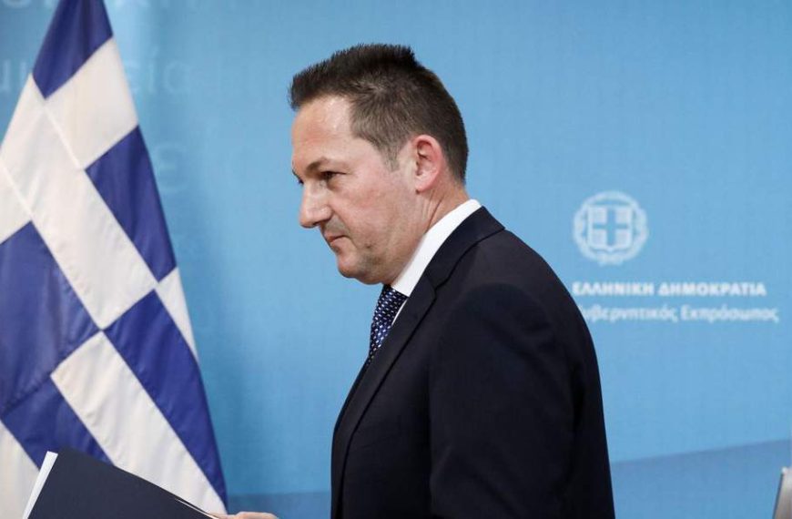 Πέτσας: Γραφικός και επικίνδυνος ο Μουτζούρης – Καμία συζήτηση μαζί του