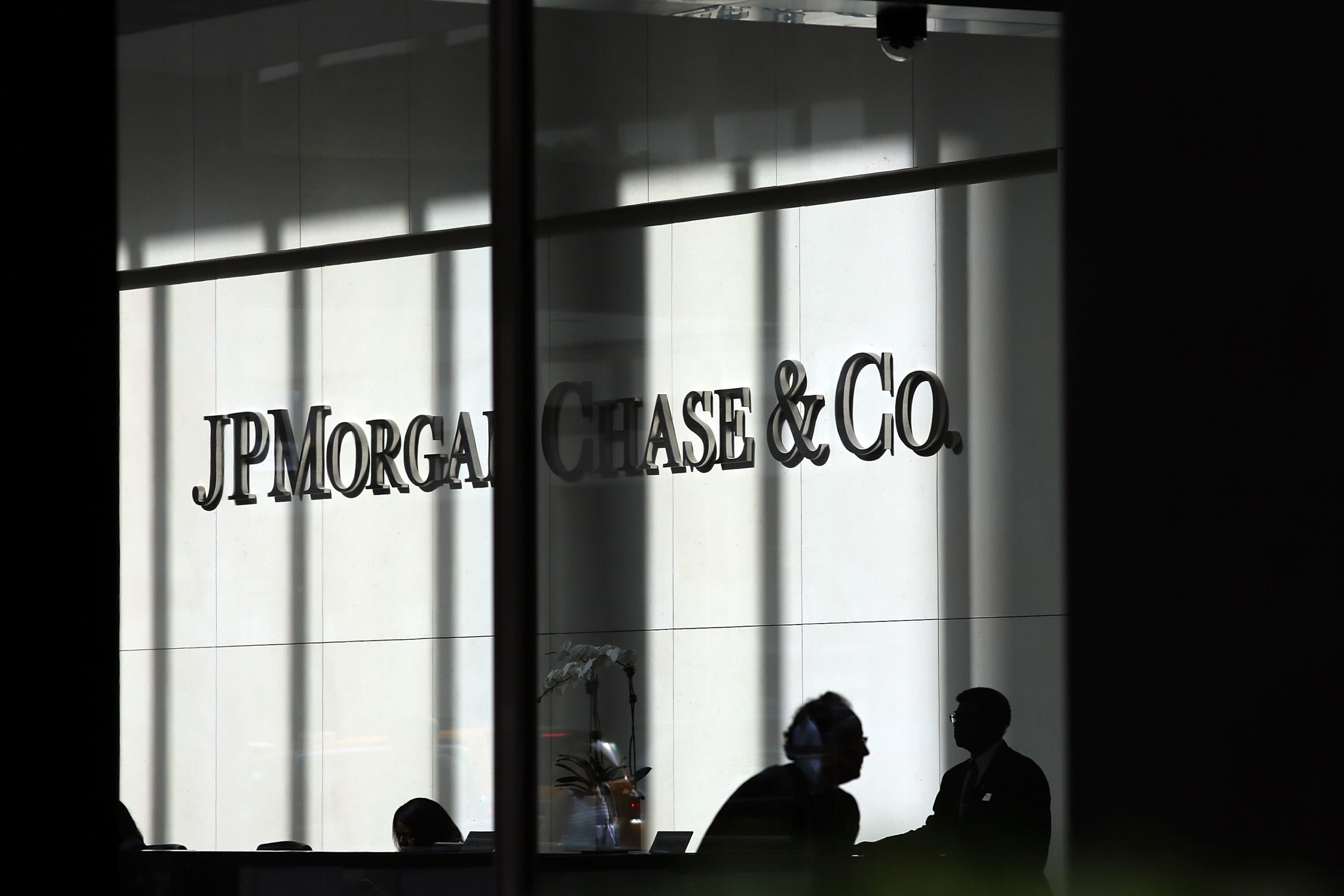 Η ανάλυση της JP Morgan για την “επόμενη μέρα” του Covid 19 που …γεννά…