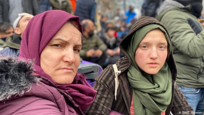 Εκατοντάδες πρόσφυγες και μετανάστες στέλνουν στη Λέσβο οι Τούρκοι διακινητές