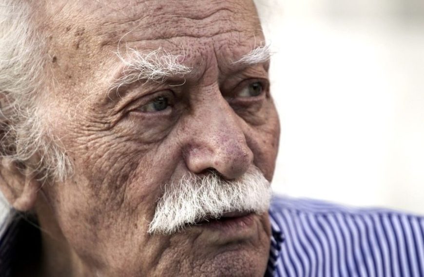 Σε στενό οικογενειακό κύκλο η κηδεία του Μανώλη Γλέζου