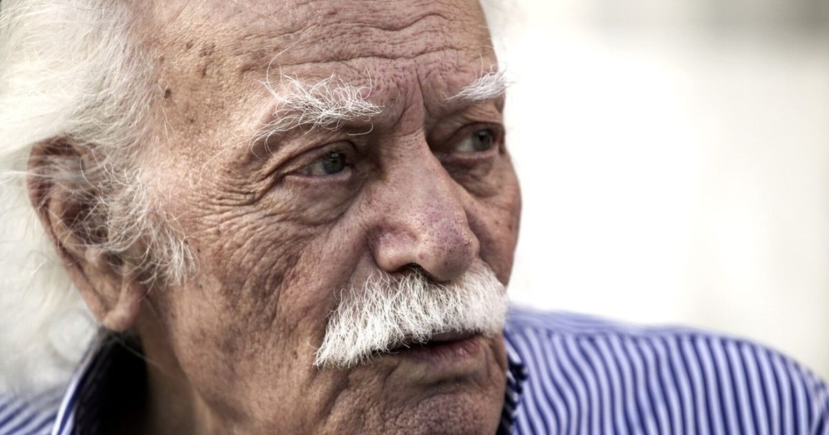Σε στενό οικογενειακό κύκλο η κηδεία του Μανώλη Γλέζου