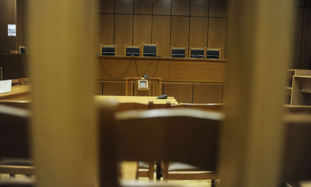 “Voucher κατάρτισης”: Για “προκλητικό εμπαιγμό” κατηγορούν την κυβέρνηση οι δικηγόροι