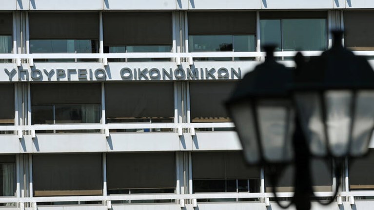 Τι θα συμβεί με τους μισθούς στο Δημόσιο; Σενάρια και διαψεύσεις…