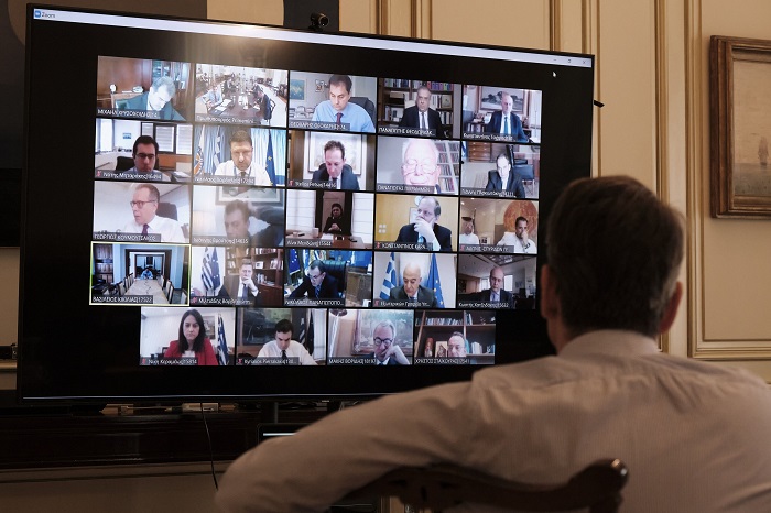 Εντυπωσιακές εικόνες από την τηλεδιάσκεψη του υπ. συμβουλίου