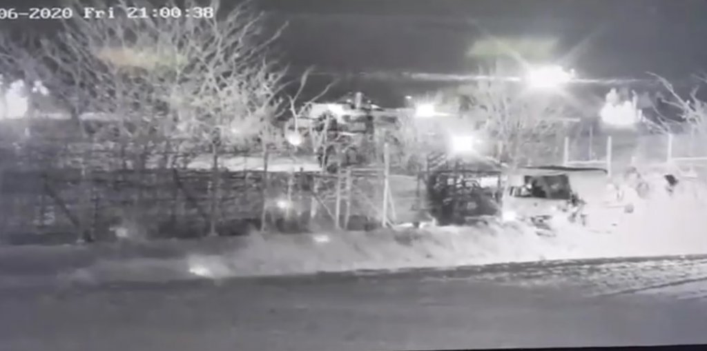 Τουρκικό στρατιωτικό όχημα επιχείρησε να ρίξει τον φράχτη στον Έβρο (vid)