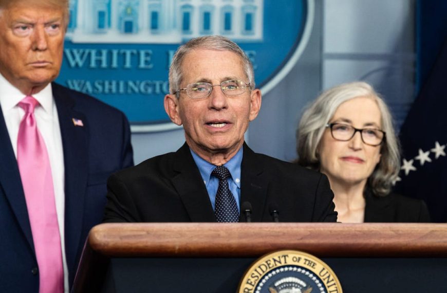 Δρ Φάουτσι: Ζούμε τον χειρότερο εφιάλτη – Δεν θα εξαφανιστεί ο ιός