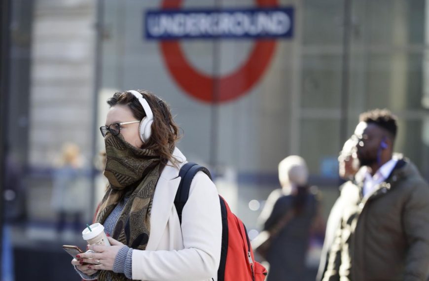 Βρετανία: Στα 12.872 τα νέα ημερήσια κρούσματα – Στους 65 οι θάνατοι