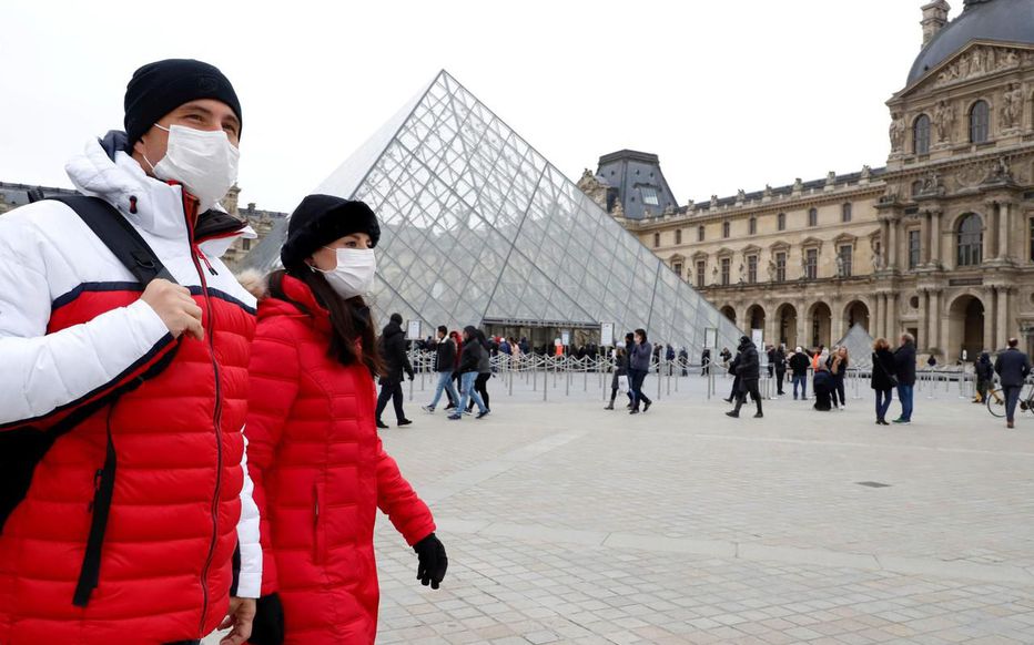 Οι Γαλλικές αρχές έκλεισαν το Λούβρο λόγω έξαρσης του κοροναϊού (vid)