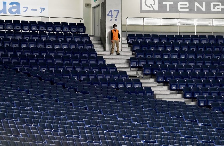 Ένα δισ. άνθρωποι σε περιορισμό- Ντόμινο τα “lockdown”