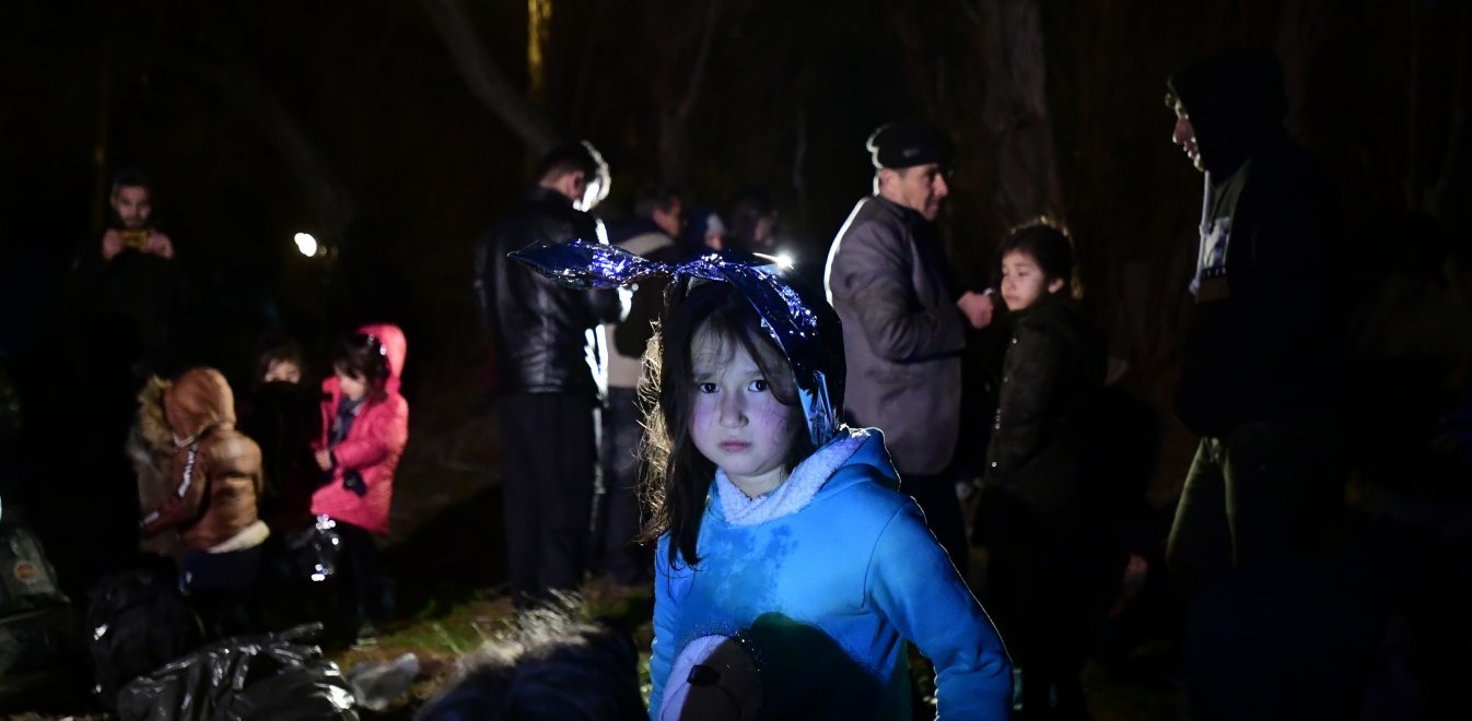 Guardian: “Εθνικιστικό” κόμμα η Ν.Δ- Κριτική για την συσχέτιση προσφύγων με τον κοροναϊό