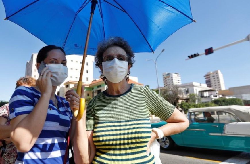Τσιόδρας: Ελπίζουμε ότι με την ζέστη θα είναι καλύτερα τα πράγματα, δεν είμαστε, όμως, βέβαιοι