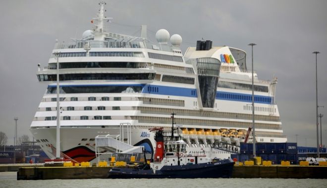 Σε καραντίνα λόγω κοροναϊού 1.300 επιβάτες κρουαζιεροπλοίων