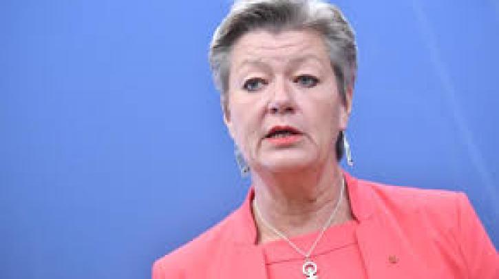 Επίτροπος Γιοχάνσον: Δεν έχουμε λάβει αίτημα της Ελλάδας για μετεγκαταστάσεις