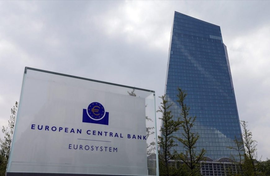Η ΕΚΤ ρίχνει στην ευρωπαϊκή οικονομία 750 δισ. – Πώς ωφελείται η&hellip;