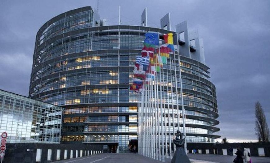 Έκτακτη Σύνοδο Κορυφής και αποσυμφόρηση των νησιών ζητούν με επιστολή σε Ευρωπαϊκό&hellip;