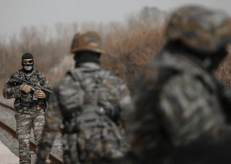 Σοκ! Μετέφεραν φαντάρους στον Έβρο χωρίς καμία προστασία (εικόνες)