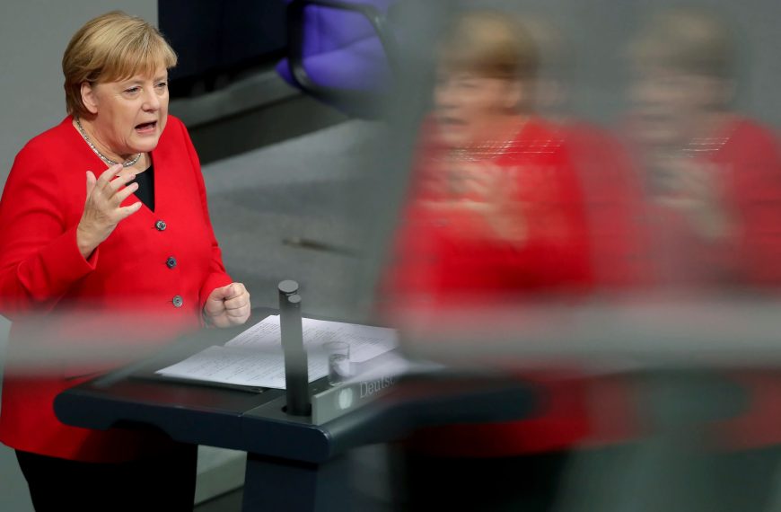 “Ναυάγιο” με υπογραφή Μέρκελ- Με ποιο σκεπτικό απέρριψε το “corona-bond”