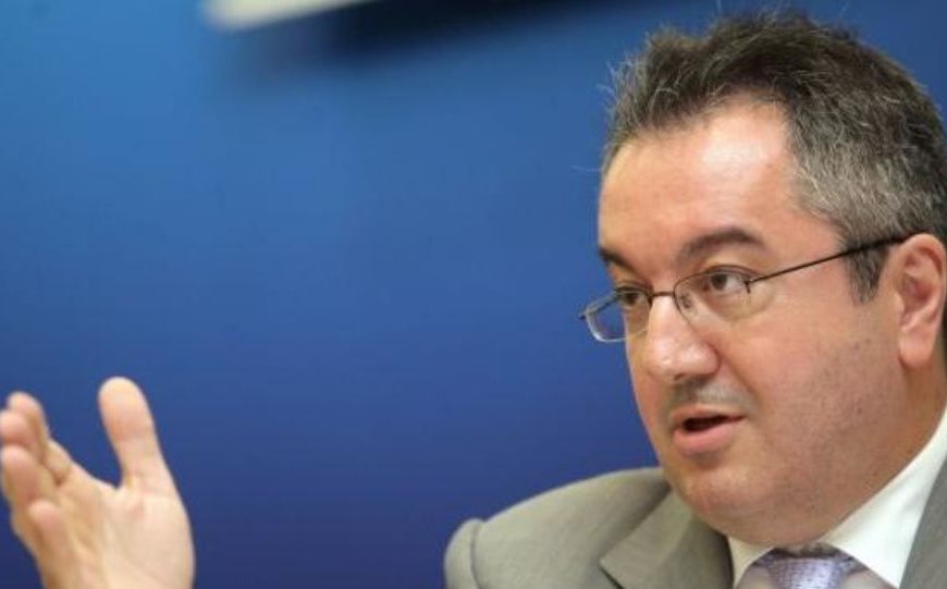 “Καμπανάκι” Μόσιαλου για αναζωπύρωση της πανδημίας