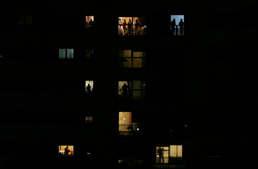 “Ντόμινο” τα “Lockdown” από χώρα σε χώρα σε ολόκληρη την Ευρώπη