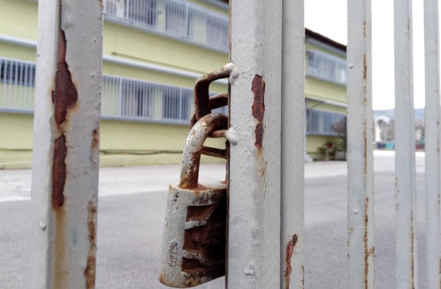 Κλειστά σχολεία στην Αττική τη Δευτέρα από την κακοκαιρία «Λέανδρος»