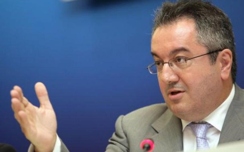 Μόσιαλος: Να προετοιμαστούμε για την επόμενη μέρα- Δεν αποκλείεται δεύτερο κύμα