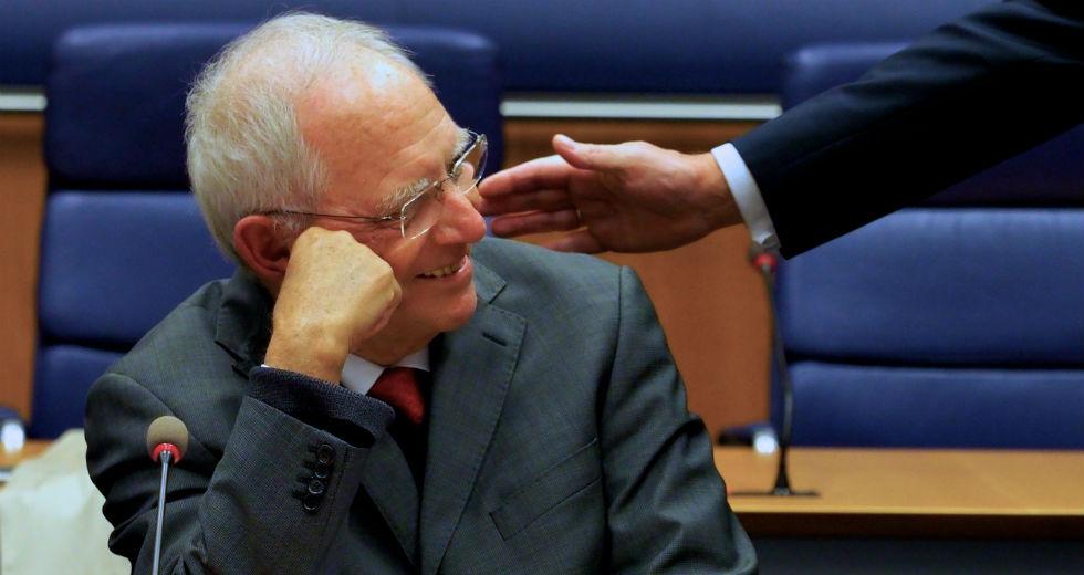 Σόιμπλε σε Βαρουφάκη: “Δεν σας πληρώνω, γιατί τα θέλω για τον προϋπολογισμό μου”- Το…