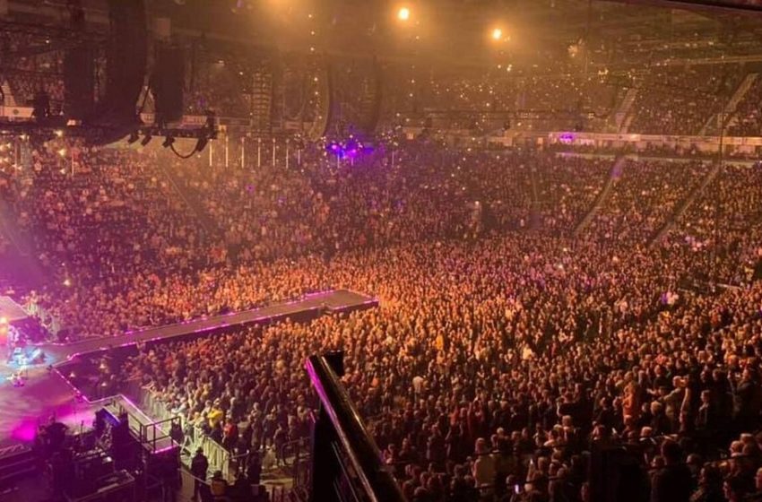 25.000 φαν των Stereophonics στο Κάρντιφ παρά τον κοροναϊό- Για αδιαφορία και μη λήψη…